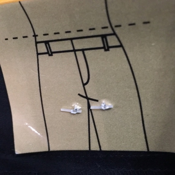 Nue Options essentials Bermuda shorts. NWT. Size 4 - Picture 5 of 6